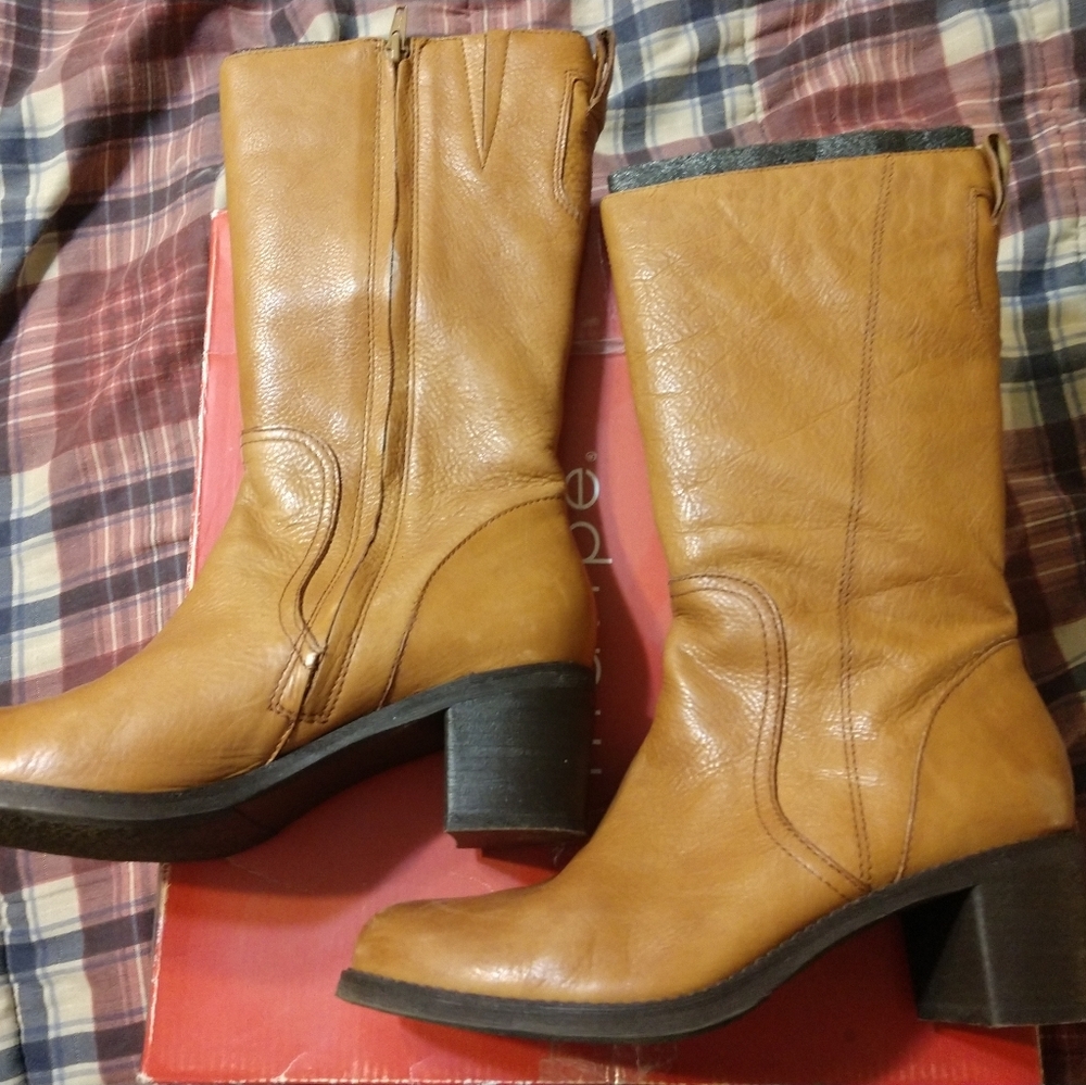 Women's zipper boots